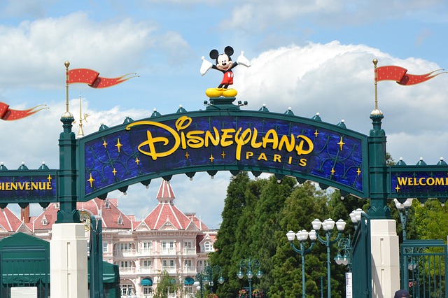Vooraf is genoeg Interpunctie Disneyland Paris Tickets | 1 Day & 2 Day Ticket Price | 2023